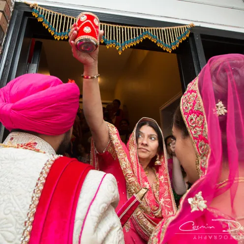 punjabi-wedding-photography-sikh-marriage-pictures-indian-photos-40-pani-varna